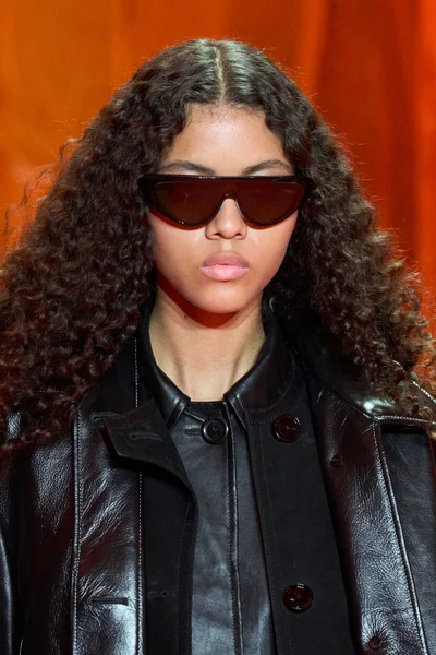 Look 64